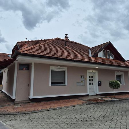 Oddih V Mirnem In Zelenem Okolju Apartment Skofljica ภายนอก รูปภาพ